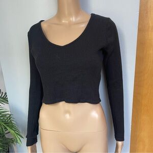Forever 21 Black V-Neck Ribbed Crop Top